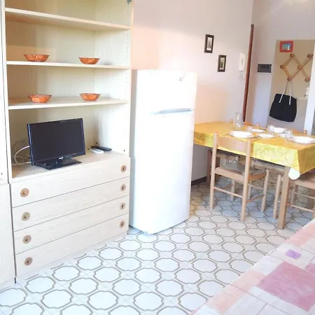 Renewed Two-bedroom In - Beahost Apartment *